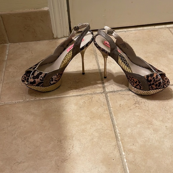 High heels - Picture 2 of 5